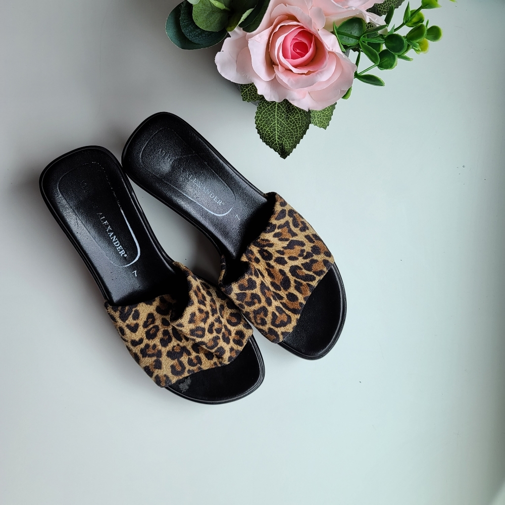 👠 Athena Alexander Wedges